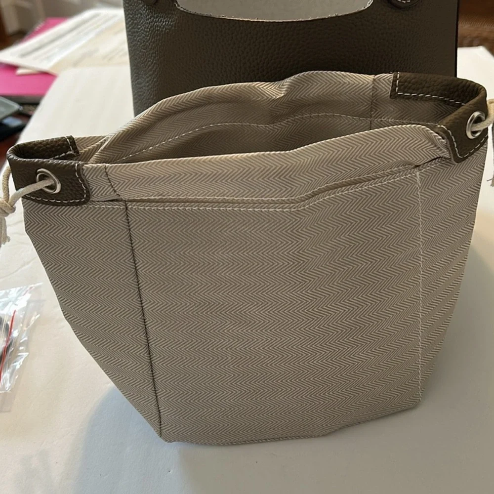 Cowhide Leather Mine Bucket Bag - Picture 11 of 11